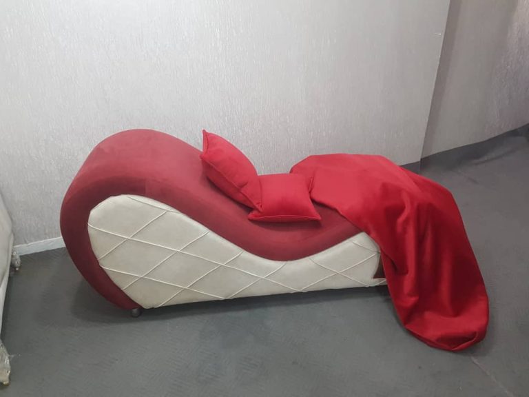 مبل راحتی مدل لاولی بد