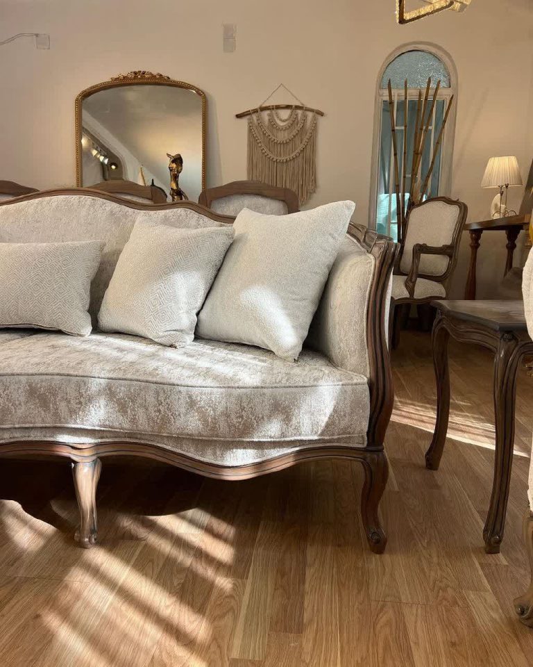 مبل کلاسیک چستر فرانسوی آرشام 8 نفره